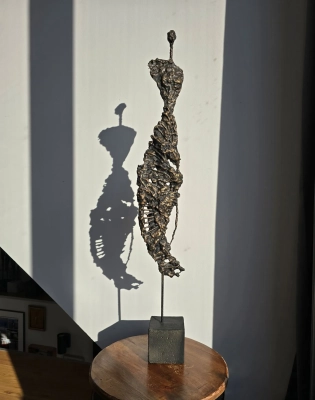 mloda-sztuka-rzezba-figurka-artystyczna-do-domu-nowoczesna-rzezba-sprzedaz