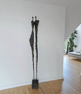 25910.