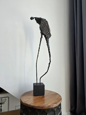 rzezba-surrealistyczna-ikarus-nowoczesna-rzezba-gabinetowa