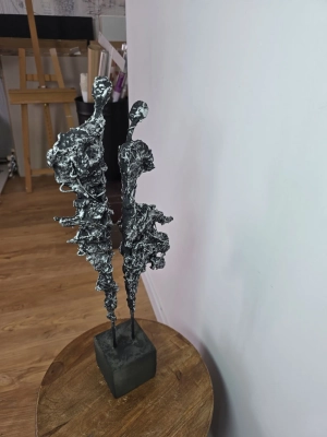 metalowa-rzezba-wyjatkowe-dzielo-mlodej-sztuki