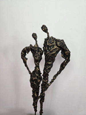 surrealistyczne-rzezby-mloda-sztuka-w-metalowym-wydaniu