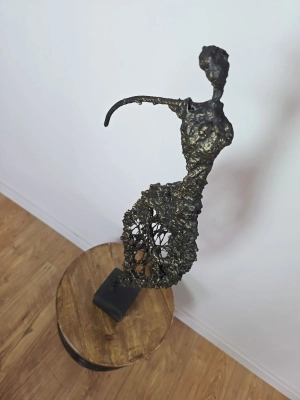 Sploty-rzezba-80-cm-kobieta-rzezba-sprzedaz-galeria