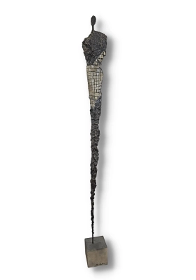 nowoczesna-rzezba-strateg-smukla-sylwetka-mezczyzny-175cm