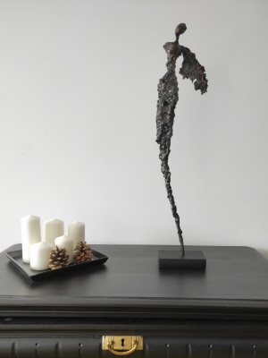 rzezby-do-domu-kobieta-figura-stare-zloto-miedz-braz